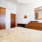 Apartament Sara *