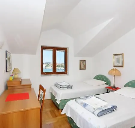 Sara Apartment Pirovac