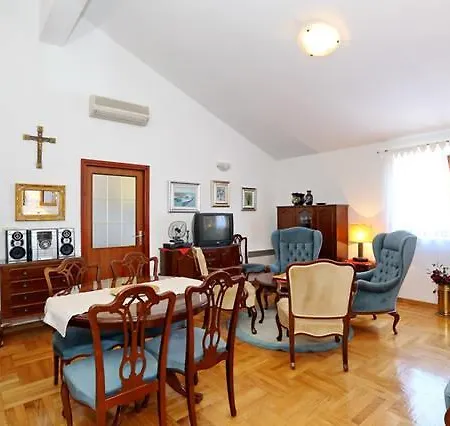 Apartment Sara