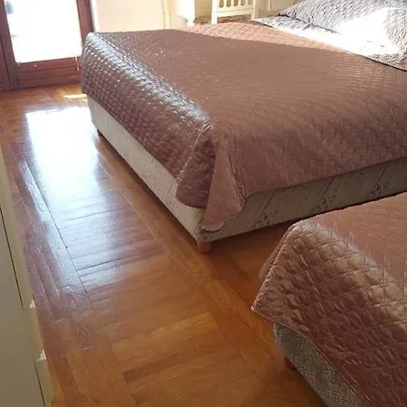 Sara Apartment Pirovac