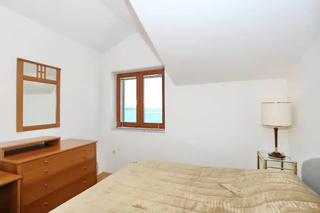 アパート Sara ピロヴァッツ